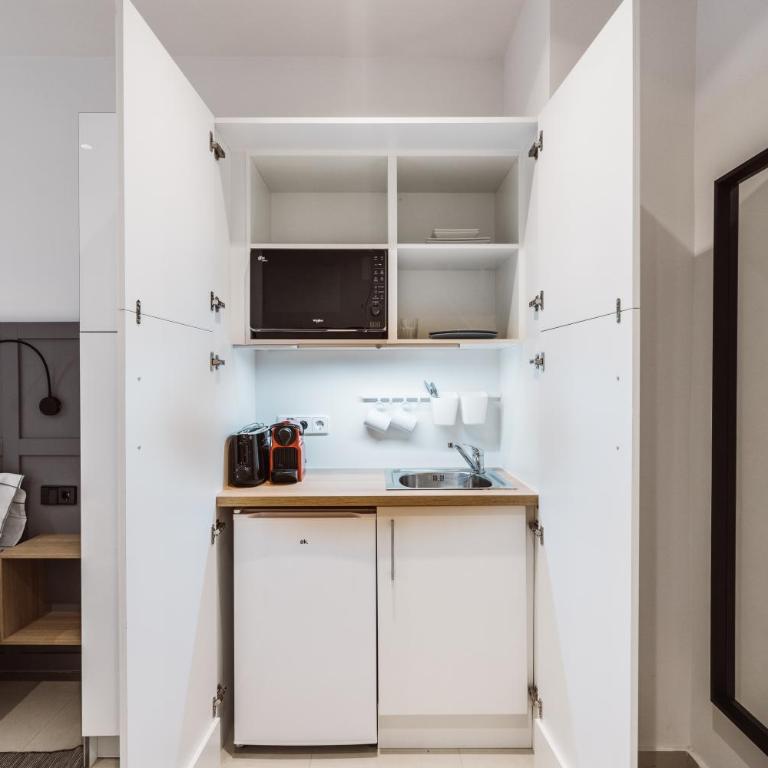 Exclusive Rooms in the Heart of the City - Standard Suite - 7