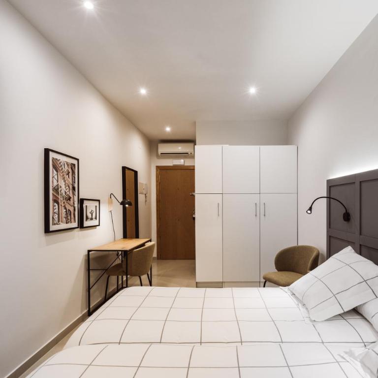 Exclusive Rooms in the Heart of the City - Standard Suite - 12
