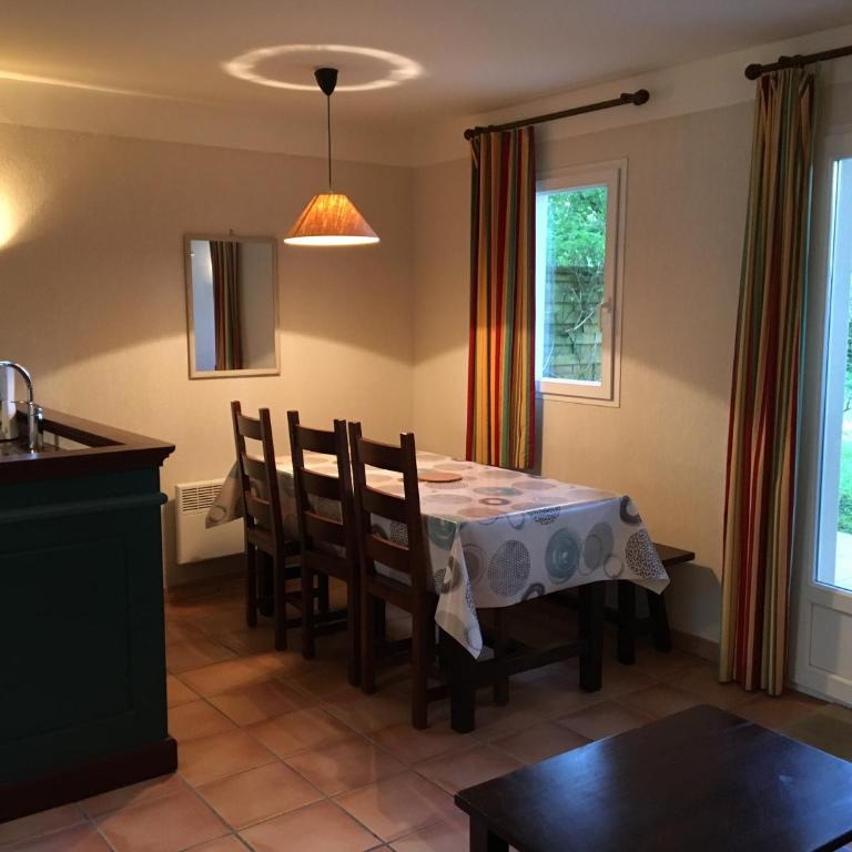 Jolie petite maison à Vieux Boucau avec piscine chauffée - Domaine du Golf de Pinsolle - Maison de Vacances - 26