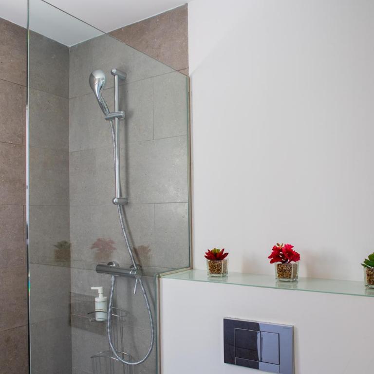 FLORIT FLATS - Cabanyal 3 Bedroom WIFI AC Terrace Beach Penthouse - Apartment - 14