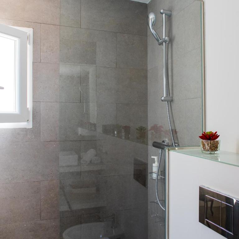 FLORIT FLATS - Cabanyal 3 Bedroom WIFI AC Terrace Beach Penthouse - Apartment - 12