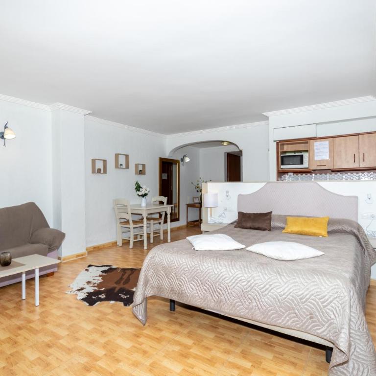 Unique Hotel Apartments - Apartamento Estudio con vistas laterales al mar - 3
