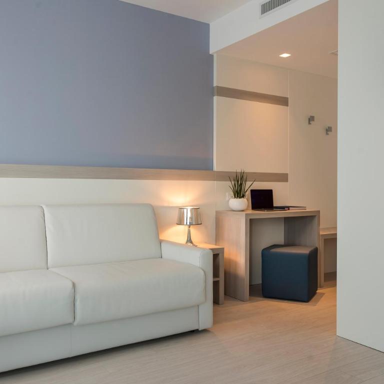 Hotel Delle Rose - Junior Suite - 8