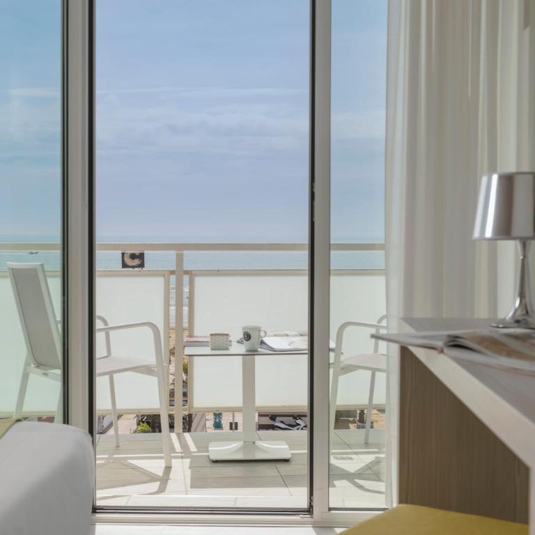 Hotel Delle Rose - Camera Matrimoniale Superior con Vista Mare - 3