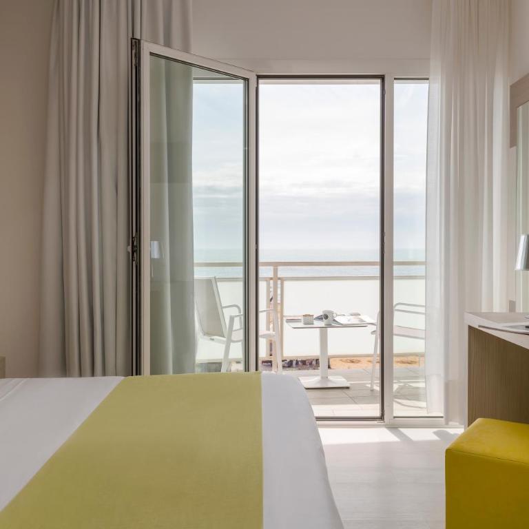 Hotel Delle Rose - Camera Matrimoniale Superior con Vista Mare - 9