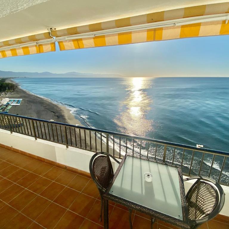 Apartamentos Turísticos Castillo del Vigia - Apartamento con vistas al mar - 9