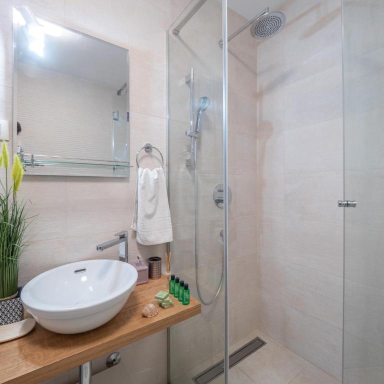 Apartments Garden Azure Budva - Apartment with Mountain View - 16