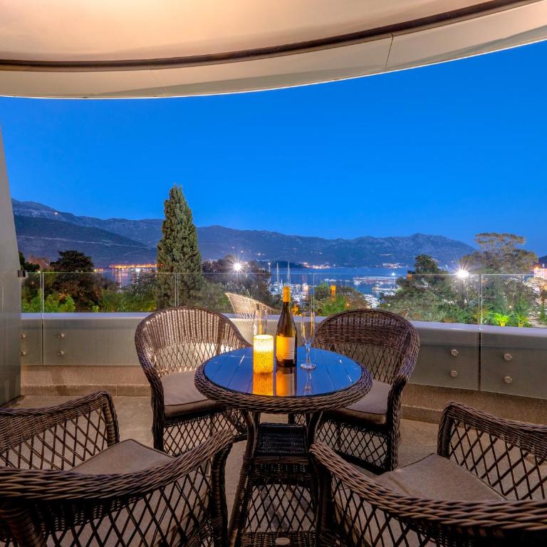 Apartments Garden Azure Budva - Two-Bedroom Apartment - 1