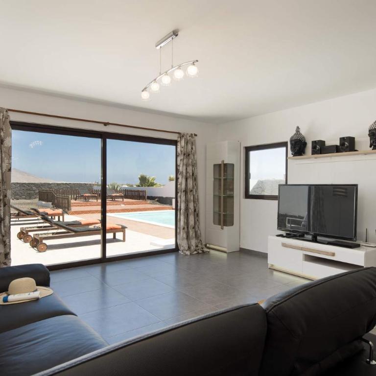 Villa Chinamar by Villa Plus - Villa - 4