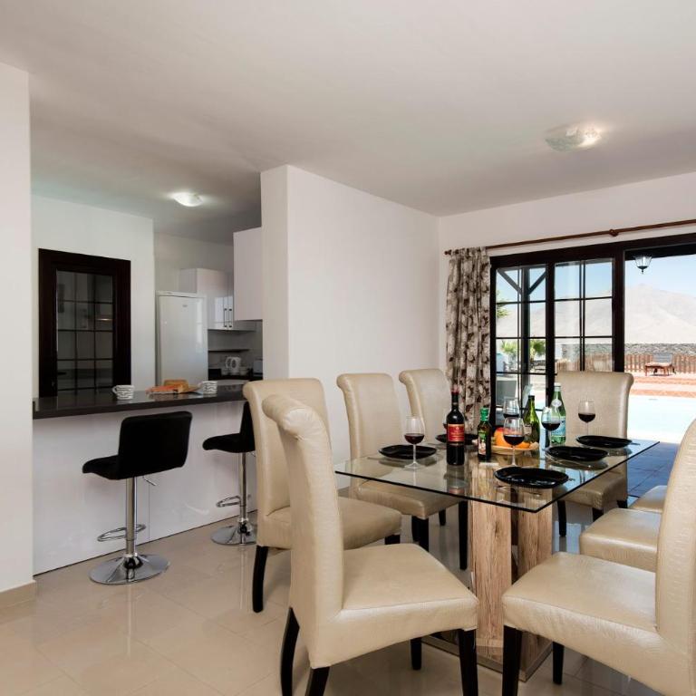 Villa Chinamar by Villa Plus - Villa - 15