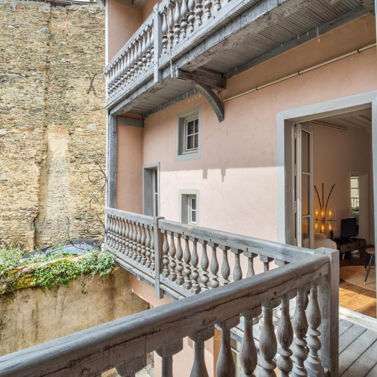 Dame de Coeur - Appartement spacieux en plein centre historique - Three-Bedroom Apartment - 12