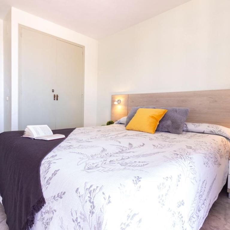 Homes&Go Bell Racó Confort III - Three-Bedroom Apartment - 25
