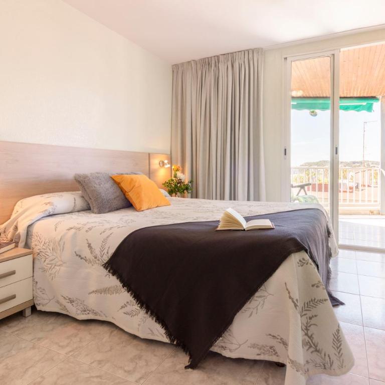 Homes&Go Bell Racó Confort III - Three-Bedroom Apartment - 26