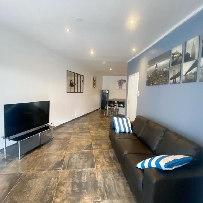 021 CHIC & COSY GRAND APPART 84m2 HYPERCENTRE WIFI SMART TV NETFLIX - Appartement 3 Chambres - 16