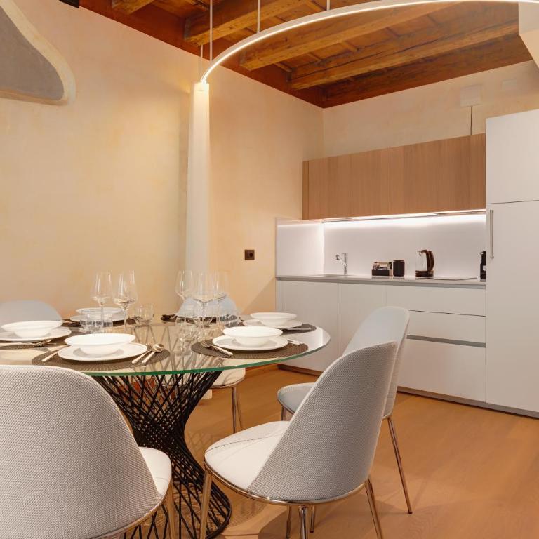 1881 LUXURY SUITES - Superior Apartment - 16