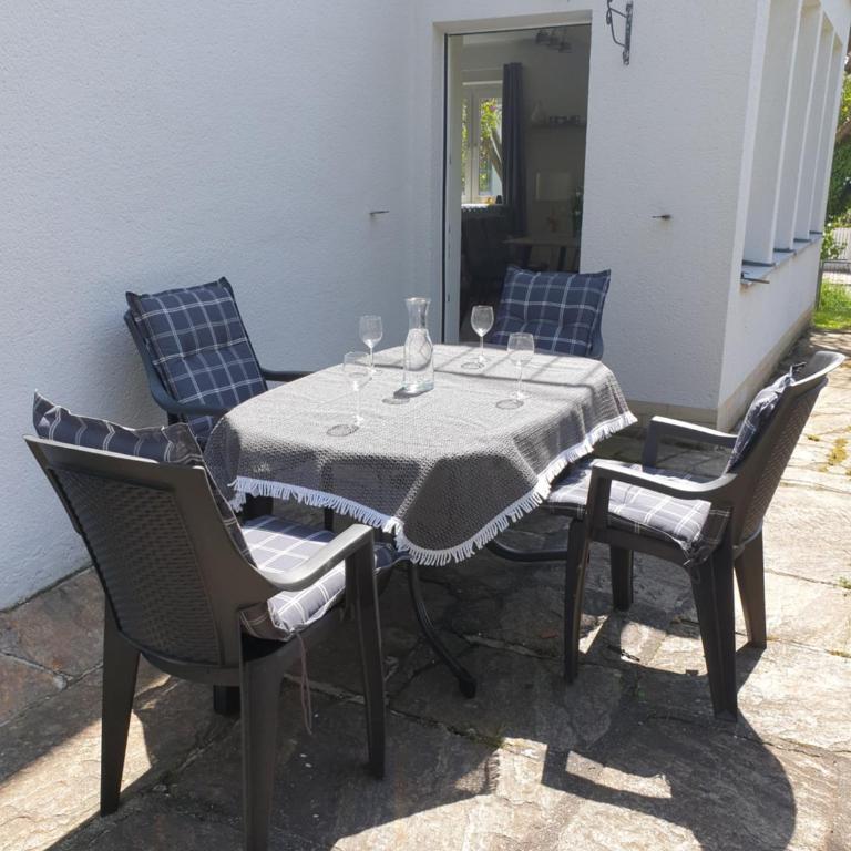 FAMILY APARTMENT LINZ Wohnen mit Garten am Fusse des Pöstlingbergs TOP LAGE Villenviertel - Apartment - Erdgeschoss - 40