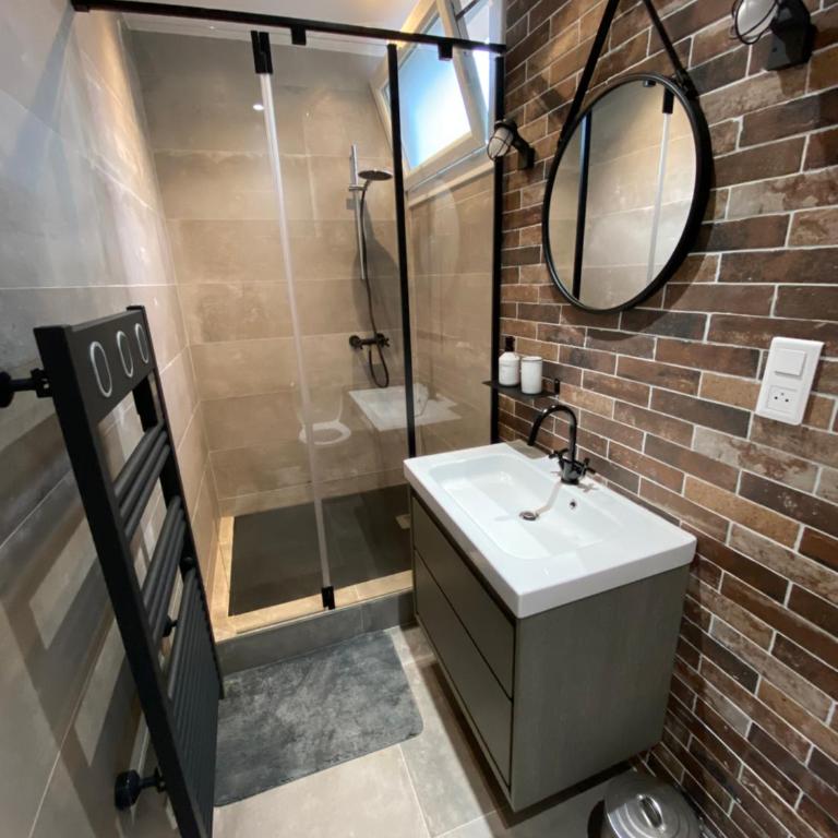 Ajaccio Magnifique T2 45m2 neuf 5 personnes Clim wifi stationnement gratuit centre ville plage à 300m - Apartment mit 1 Schlafzimmer - 9