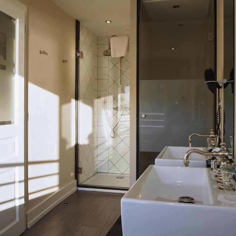Hôtel Beau Rivage - Suite Junior - Vue sur Lac - 4