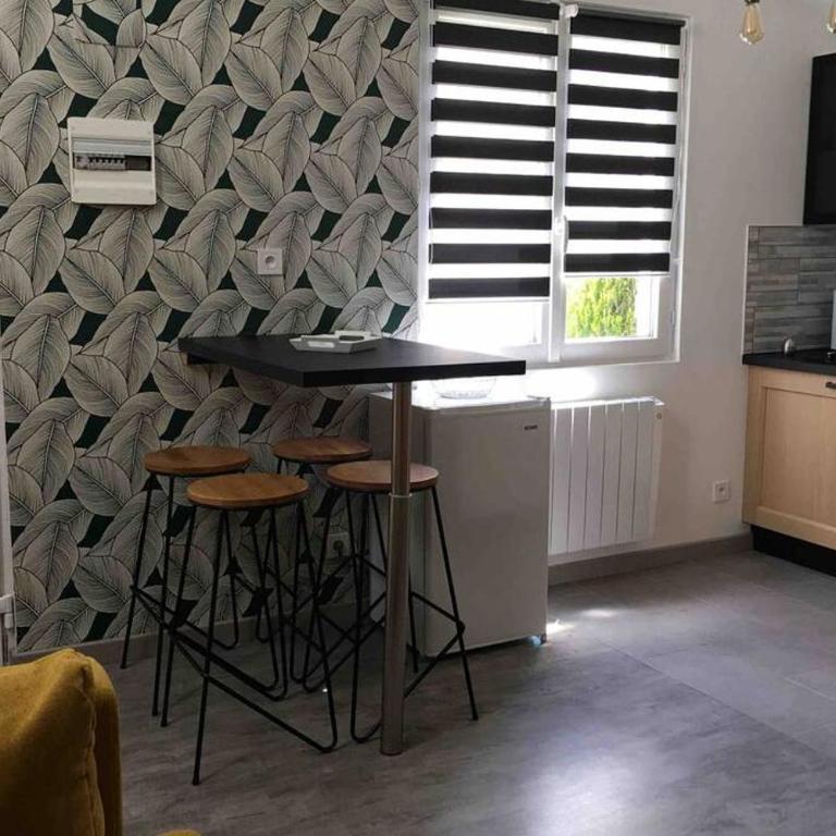 Petite maisonnette cosy et pleine de charme située à proximité du centre-ville - Maison 1 Chambre - 7