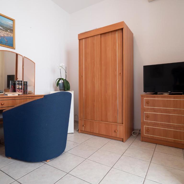 Mediterranean Guest House Balkan - Dvokrevetna Soba sa Bračnim Krevetom i Balkonom - 11