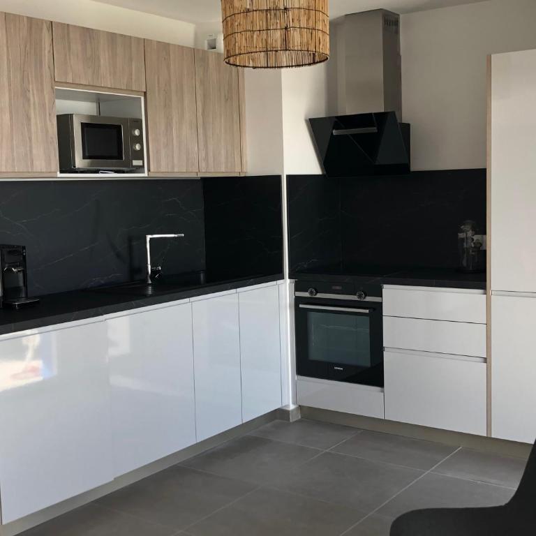VILLA GEORGES - Apartment mit 2 Schlafzimmern - 14