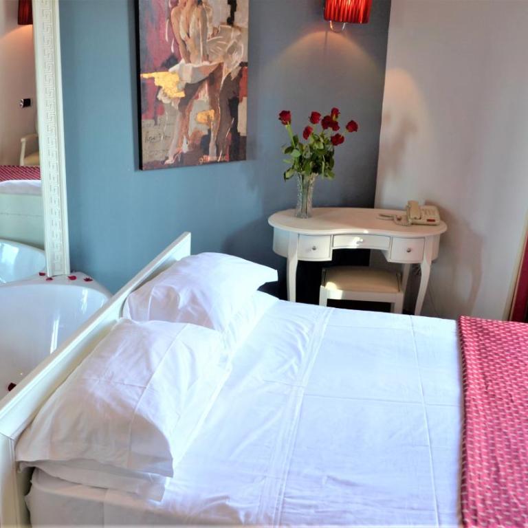 Hotel Fiera Di Brescia - Camera Matrimoniale con Vasca Idromassaggio - 2