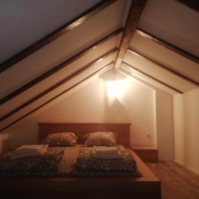 Apartman Daša - Three-Bedroom Apartment - 8
