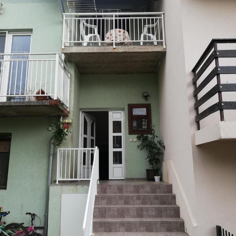 Apartman Daša - Three-Bedroom Apartment - 18