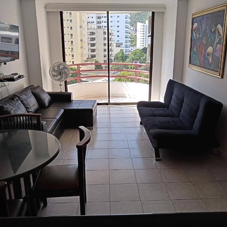 Condominio Nuevo Rodadero apto 501 torre A - Apartamento de 2 dormitorios - 20