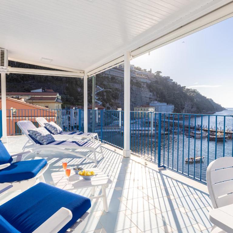 Profumo di mare - Sea Front Terrace Apartment Marina Grande, Sorrento - Appartamento - 16