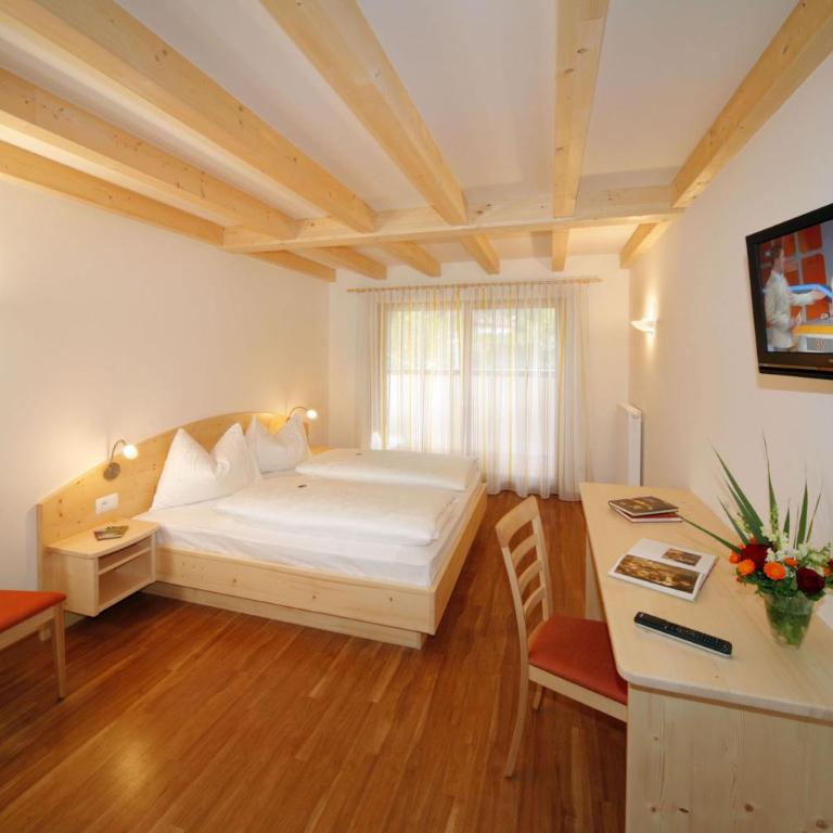 Gasthof Falger - Double Room with Balcony - 1