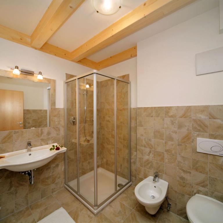 Gasthof Falger - Double Room with Balcony - 4