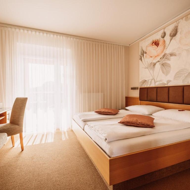 Weingut Brenner am Rossberg - Doppelzimmer mit Balkon - 5