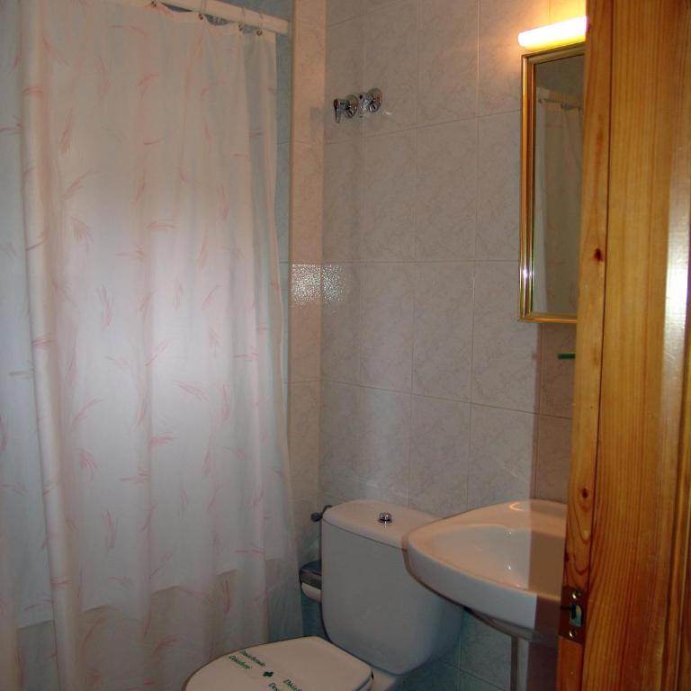 Hostal Pirineos Sarvisé - Queen Room - 3
