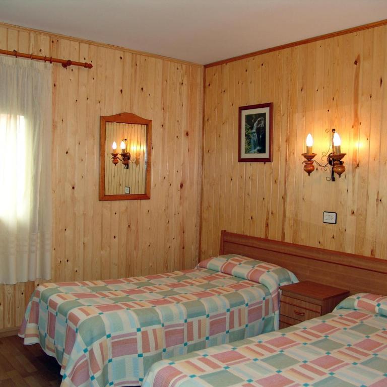 Hostal Pirineos Sarvisé - Twin Room - 5