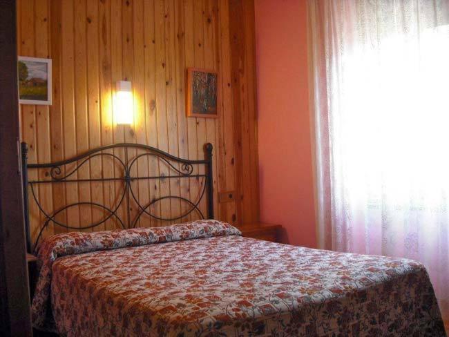 Hostal Pirineos Sarvisé - Queen Room - 2