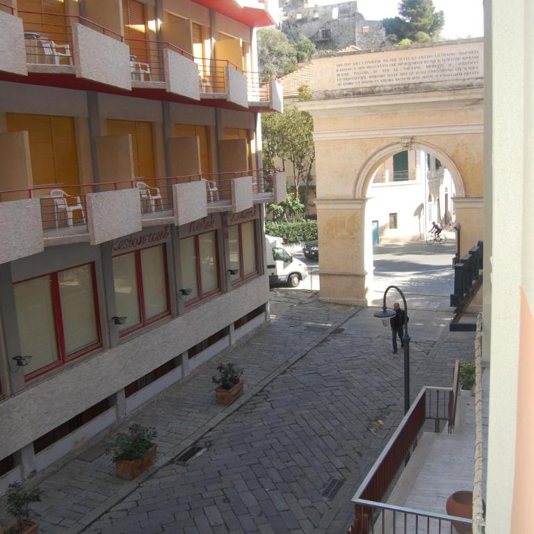 Grand Hotel Moroni - Camera Matrimoniale Economy - 3