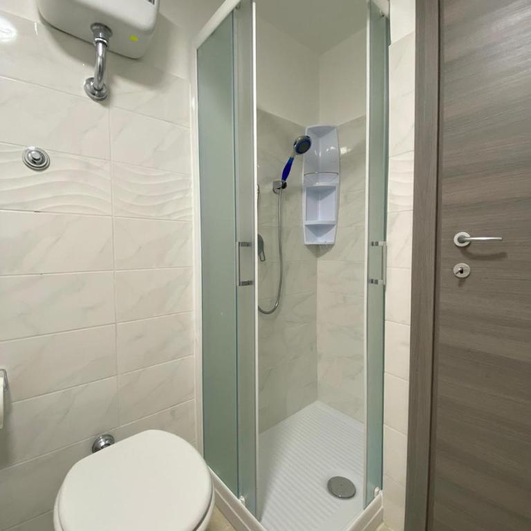 Milazzo Luxury Home roma - Camera Matrimoniale/Doppia con Letti Singoli con Bagno Privato Esterno - 7