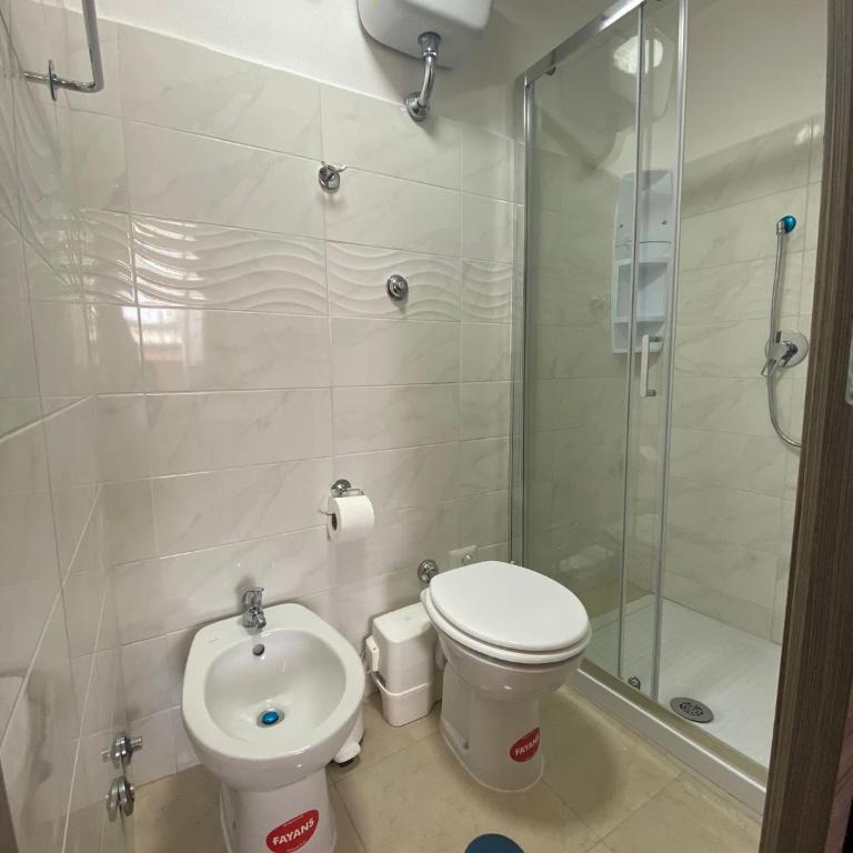 Milazzo Luxury Home roma - Camera Familiare con Bagno Privato - 17