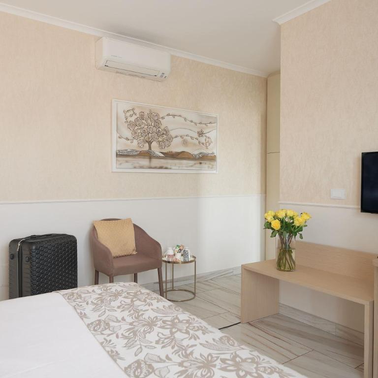Rome Airport Inn - Deluxe Double Room with Balcony - 3