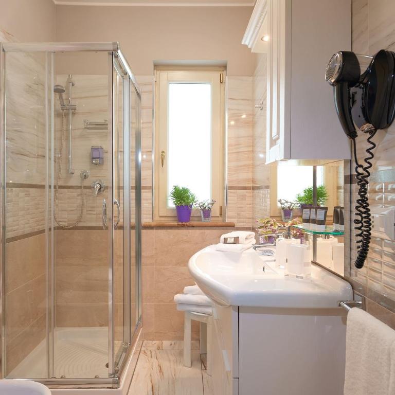 Rome Airport Inn - Deluxe Double Room with Balcony - 4