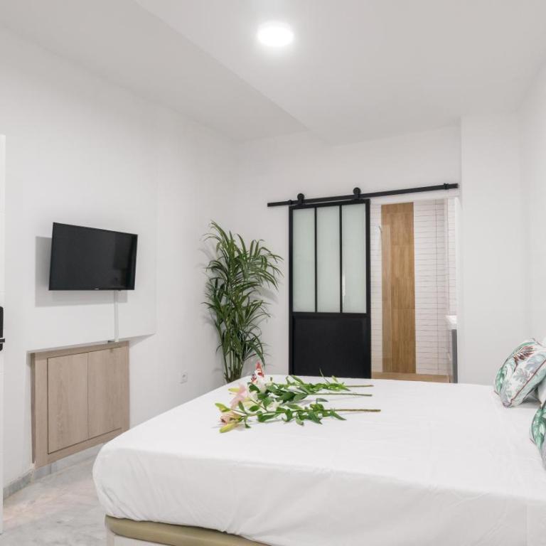Guesthouse Room & Studio Seville La Flamenka - Habitación Doble Deluxe con balcón - 6
