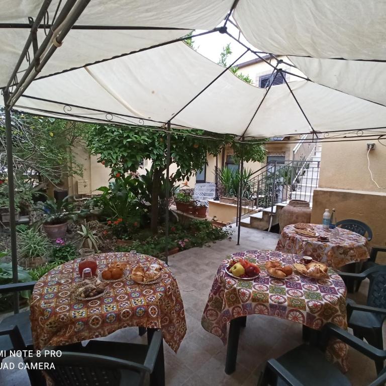 B&B Il Melograno Antico con Terrazza e Giardino - Camera Tripla Deluxe - 2