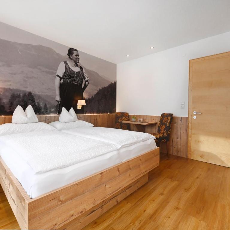Alpenpension Maderer - Doppelzimmer mit Balkon - 17
