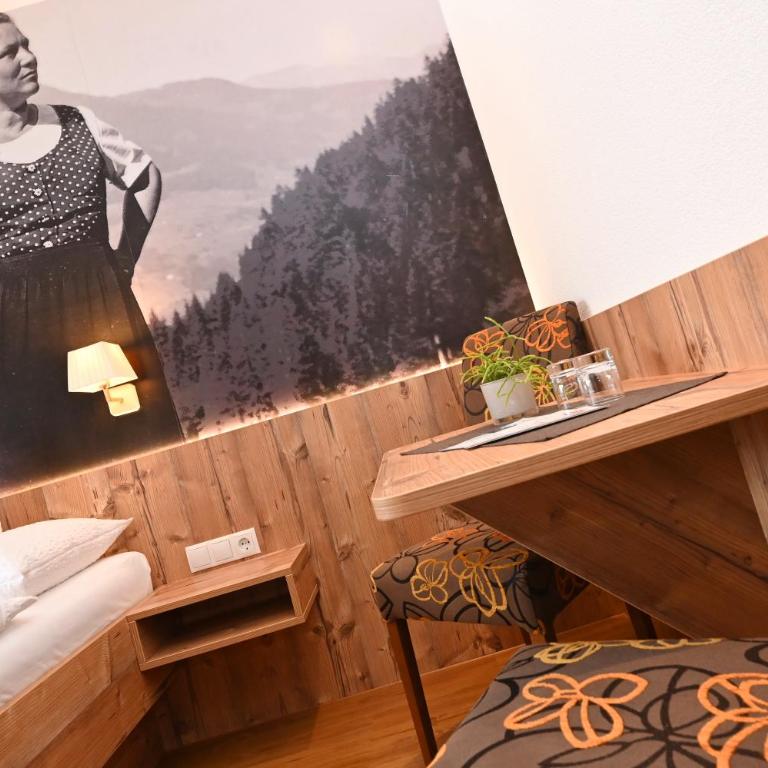 Alpenpension Maderer - Doppelzimmer mit Balkon - 19