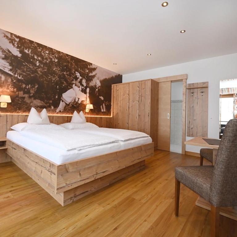 Alpenpension Maderer - Doppelzimmer mit Balkon - 24