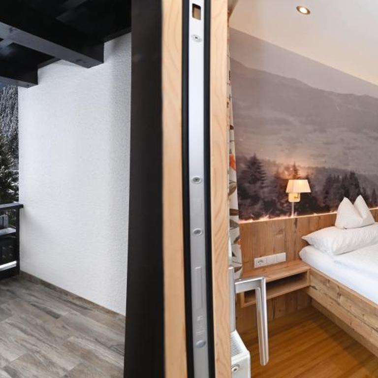 Alpenpension Maderer - Doppelzimmer mit Balkon - 32