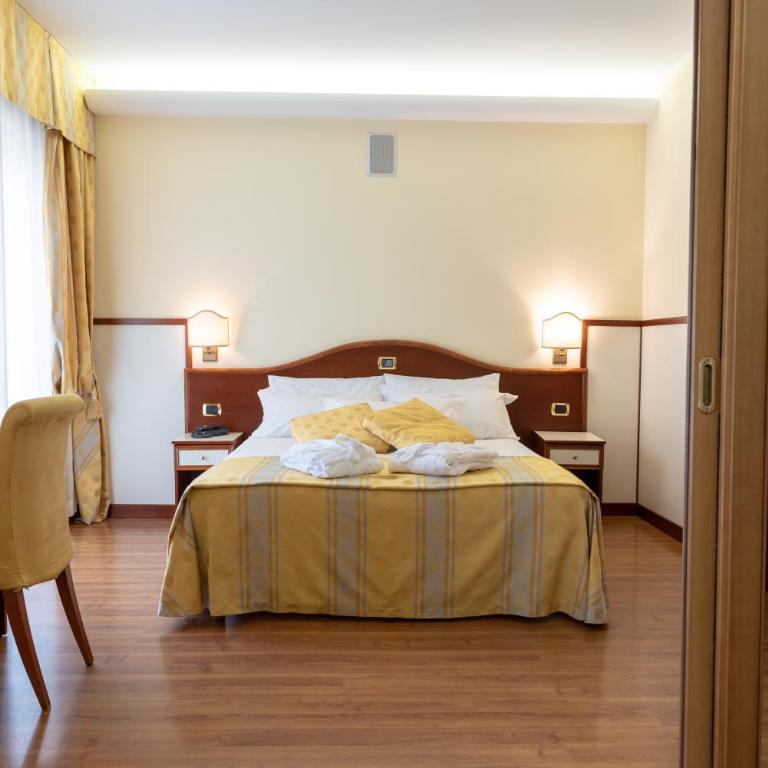 Hotels Vidi Miramare & Delfino - Suite with Lateral Sea view - 5