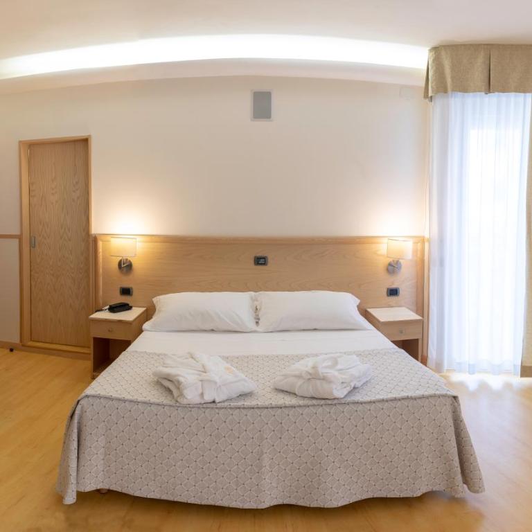 Hotels Vidi Miramare & Delfino - Junior Suite with Lateral Sea View - 4