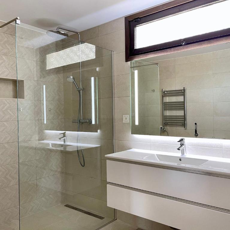 3 BEDROOM, 250m FROM THE BEACH! SWIMMING POOL, PARKING! - Apartamento de 3 dormitorios - 22